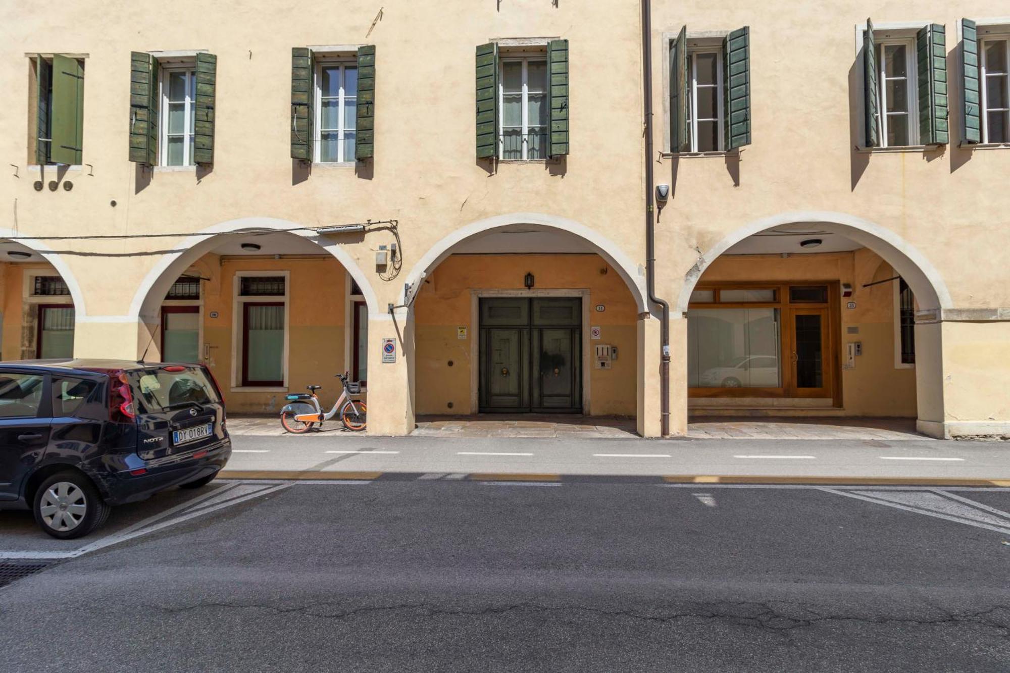Casa Charleston In Palazzo Nobiliare Al Duomo Apartman Padova Kültér fotó